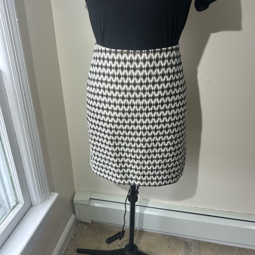Black gold and White Patterned Pencil Skirt